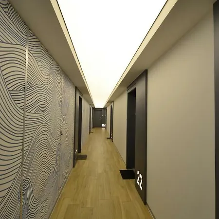 Lucky Ship Center * 格丁尼亚